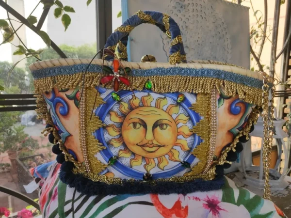 cesta decorada con sol